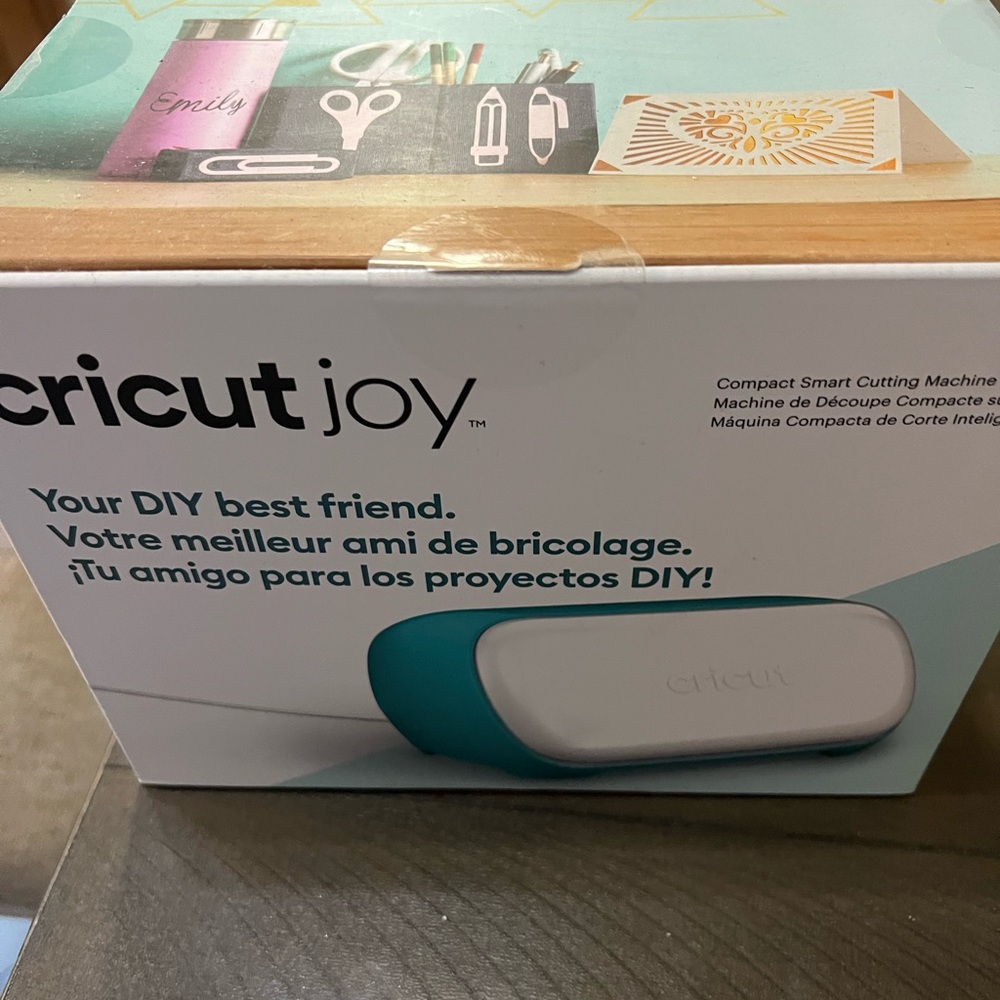 🆕Cricut Joy Compact Cutter in Teal and White